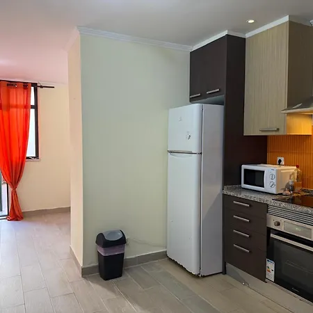 L&a Cozy For 2 Airport River Terrace Pansiyon Lisboa
